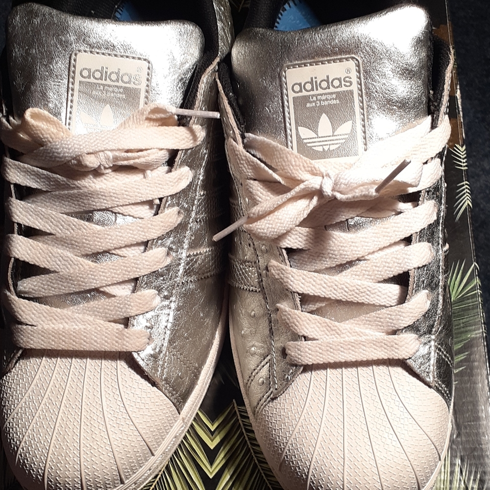 Shell toe Adidas